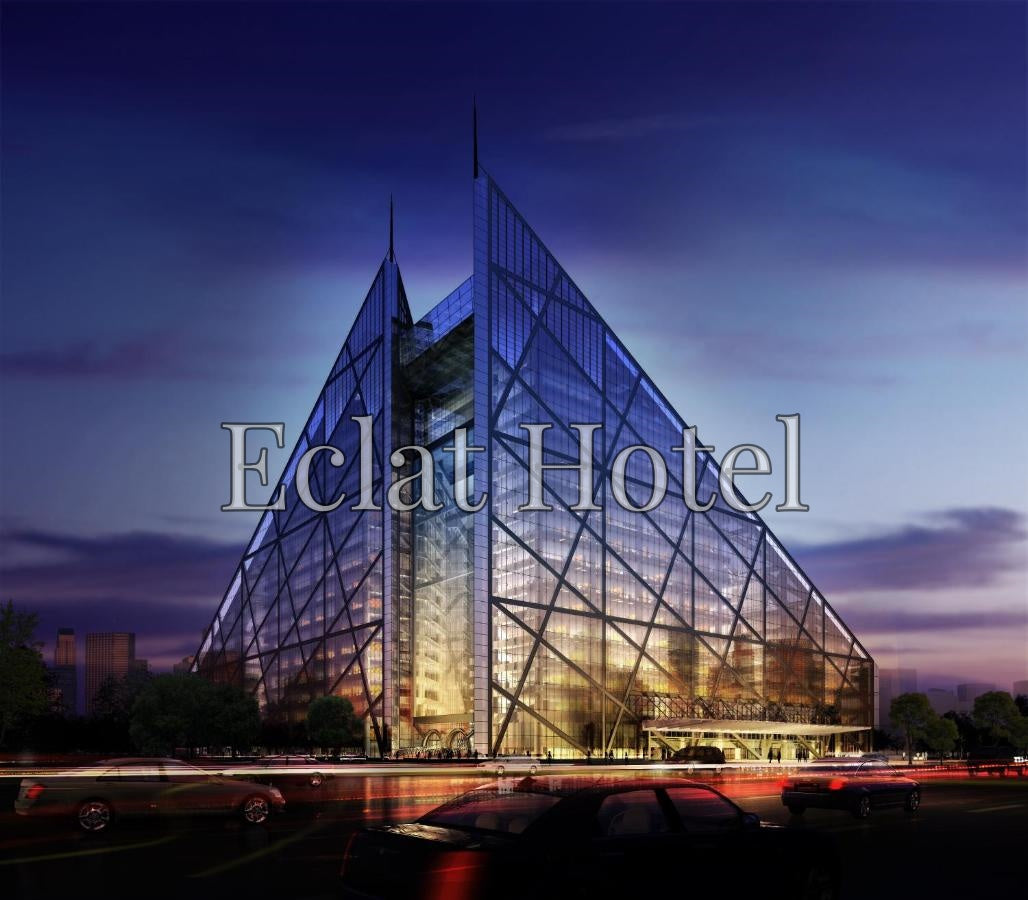 Eclat Hotel
