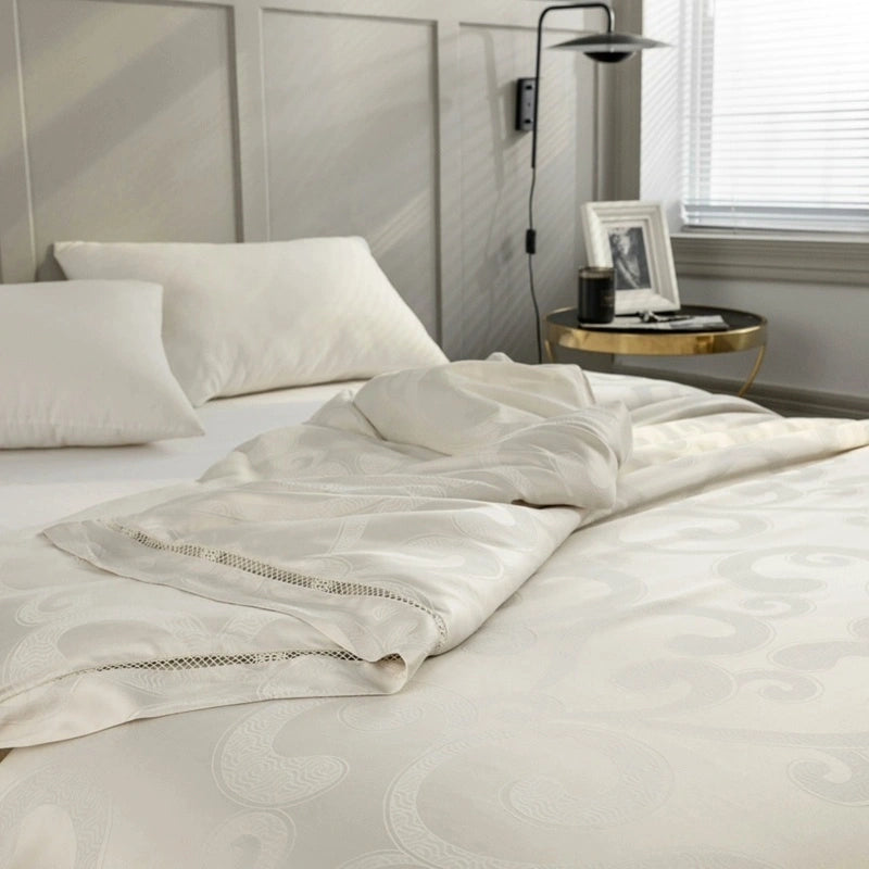Luxury Hotel Bedding | Bvlgari Hotel Silk Quilt