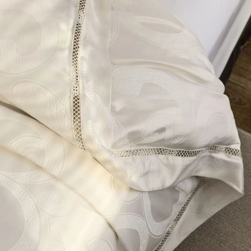 Luxury Hotel Bedding | Bvlgari Hotel Silk Quilt