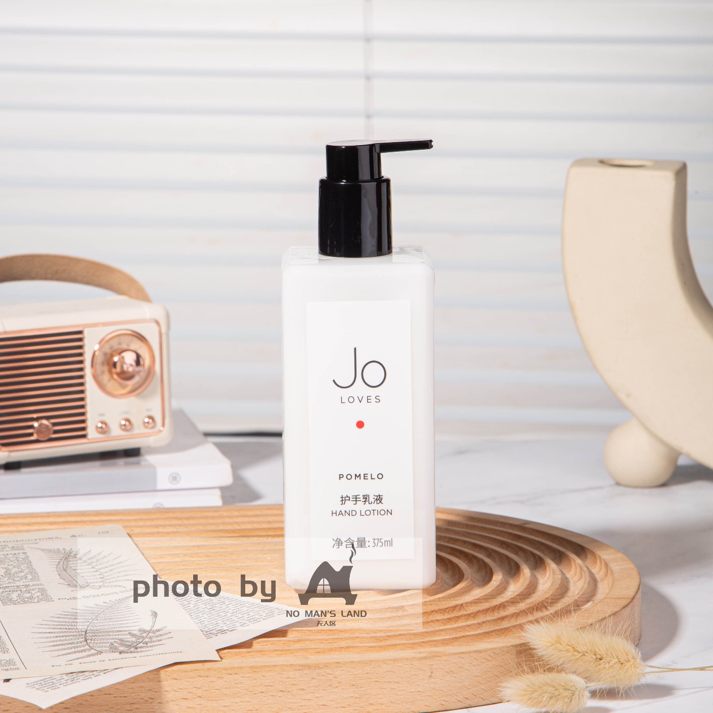one bottle of JO-LOVES-POMELO-hand-lotion.