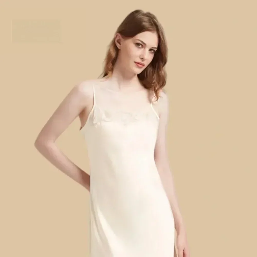 100% Mulberry Silk 19Momme Nightgown &amp; Robe Set with Lace Trim Design