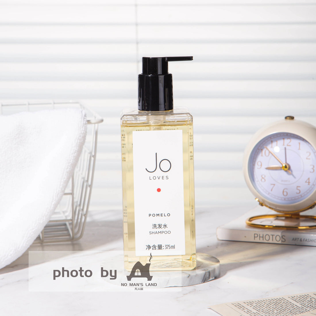 one bottle of JO-LOVES-POMELO-shampoo.