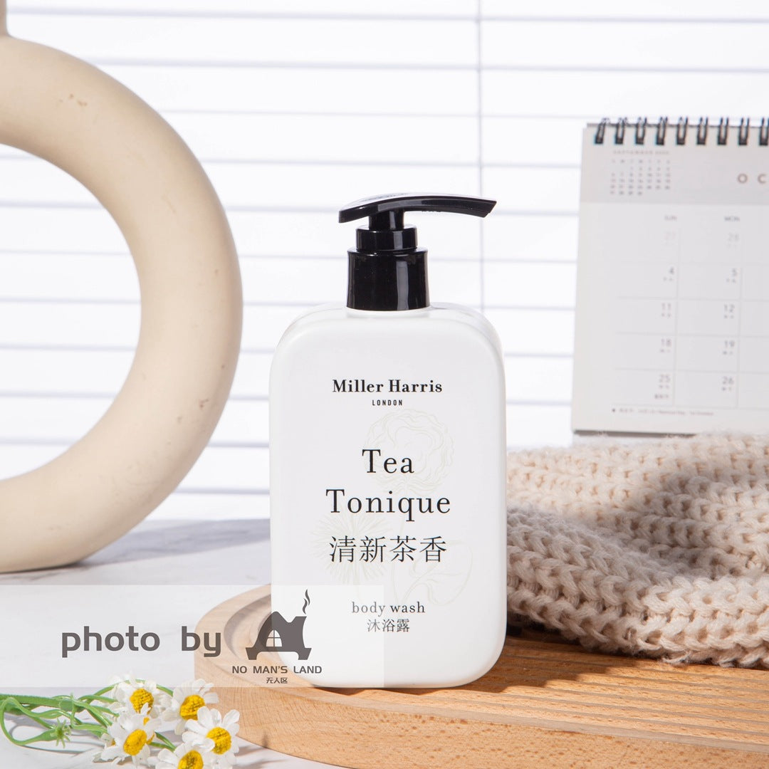 one bottle of Miller Harris body wash displayed on the tray.